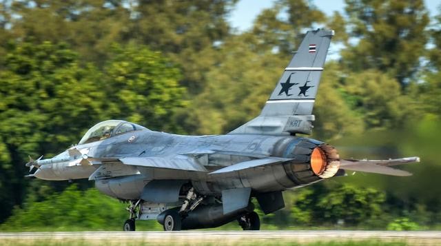 重型武器接连登场！成功击落F-16即被视为胜利，国产武器成为关键作战力量。-小胖资源分享网