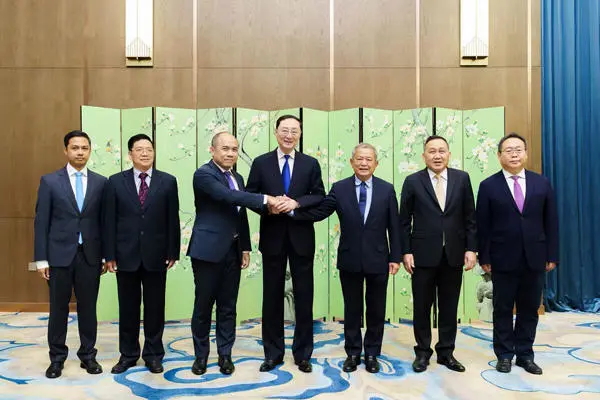 在上海成功举办，中国、柬埔寨、泰国三国举行三方非正式会晤-小胖资源分享网