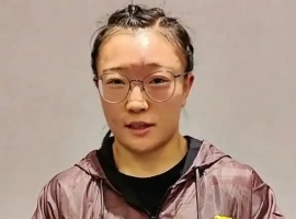 石铭，被誉为“格斗女中医”，在回应她首秀比赛中的失利时表示：“我感到自己让全中国都感到失望了。”-小胖资源分享网