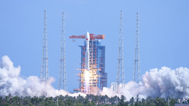 长征八号甲火箭再传捷报，圆满完成卫星互联网低轨06组卫星的发射任务-小胖资源分享网
