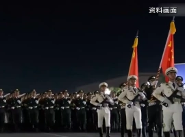 实际上，我们的阅兵装备专为实战设计，一旦接到指令，便能在短时间内从阅兵场迅速部署至战场。-小胖资源分享网