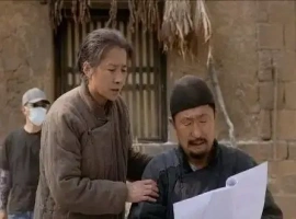在《生万物》这部作品中，迟蓬的表演尤为出彩，其演技堪称上乘。-小胖资源分享网