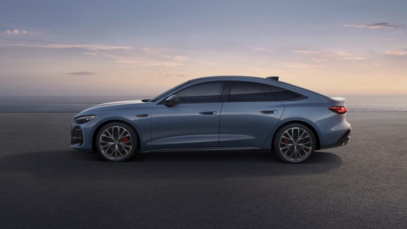 全新上汽奥迪A5L Sportback版本正式登陆市场，起售价为25.59万元。-小胖资源分享网