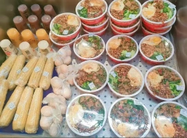 近日，湖南火车站的15元盒饭再次成为网络焦点-小胖资源分享网