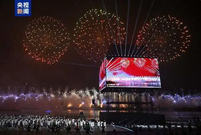 成都世运会开幕式于近日举行，现场气氛热烈，精彩纷呈。以下是本次开幕式的精彩看点全记录。-小胖资源分享网