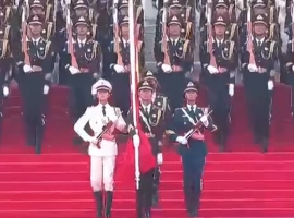 展现大国雄风——抗战胜利80周年阅兵盛典上的三位旗手风采-小胖资源分享网