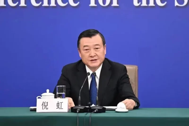 住建部部长倪虹的最新署名文章，内容丰富，信息量大。深入探讨了当前我国住房和城乡建设领域的热点问题和未来发展方向，为读者提供了宝贵的参考和思考-小胖资源分享网