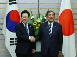 韩日两国领导人共同发布联合新闻声明，着重指出双方应持续稳妥地发展双边关系。-小胖资源分享网