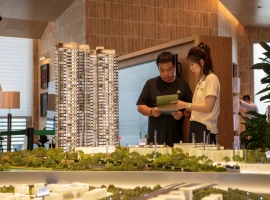 最近，北京市住宅用地的土地拍卖成交额显著增长，同比上升了37%。市场活力的提升使得售楼处的“砸蛋”促销活动再次回到了昔日的热闹场面。-小胖资源分享网