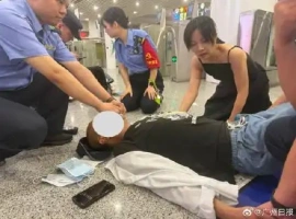 广东一位休假中的护士在紧急时刻，她迅速咬断了自己的穿戴甲，仅用300秒就完成了极限救援。-小胖资源分享网