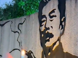 近期，鲁迅肖像吸烟壁画在公共场合展出，引发了公众的广泛讨论。认为壁画会产生不良影响，诱导他们尝试吸烟。-小胖资源分享网