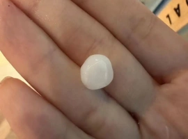 上海近期遭受了突如其来的强对流天气袭击，导致某些地区的气温在短短半小时内急剧下降了13℃。-小胖资源分享网