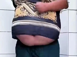 近日，网络上一则关于知名网红良子体重超过350斤，其中胃袋重量超过150斤的消息引起了广泛关注和热议。-小胖资源分享网