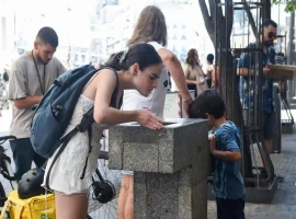 当前，西班牙正经历着该国历史上最为严重的高温天气。-小胖资源分享网